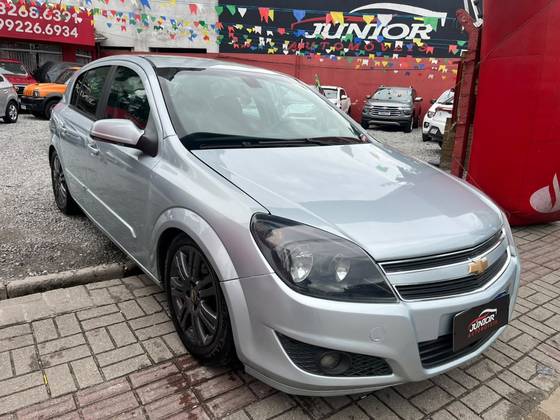 CHEVROLET VECTRA 2.0 MPFI GT HATCH 8V FLEX 4P MANUAL CHEVROLET VECTRA 2.0 MPFI GT HATCH 8V FLEX 4P MANUAL